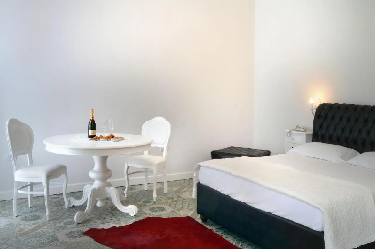 Отель Barbarella Home Неаполь