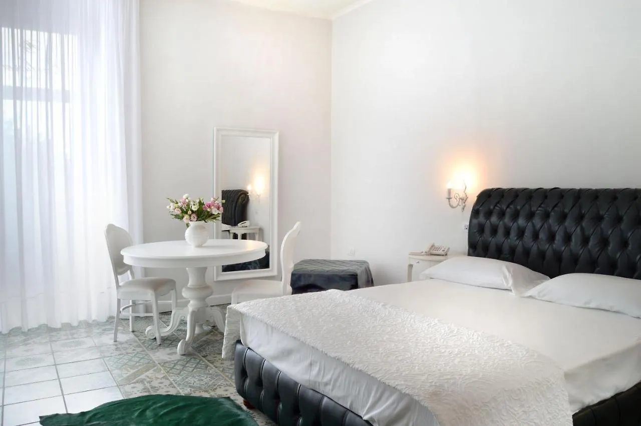 Отель Barbarella Home Неаполь