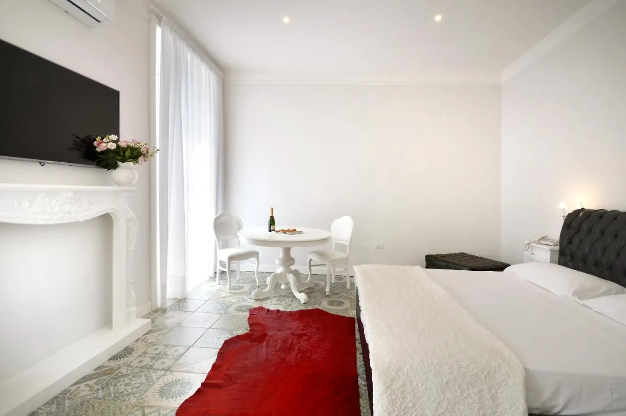 Barbarella Home Неаполь Отель