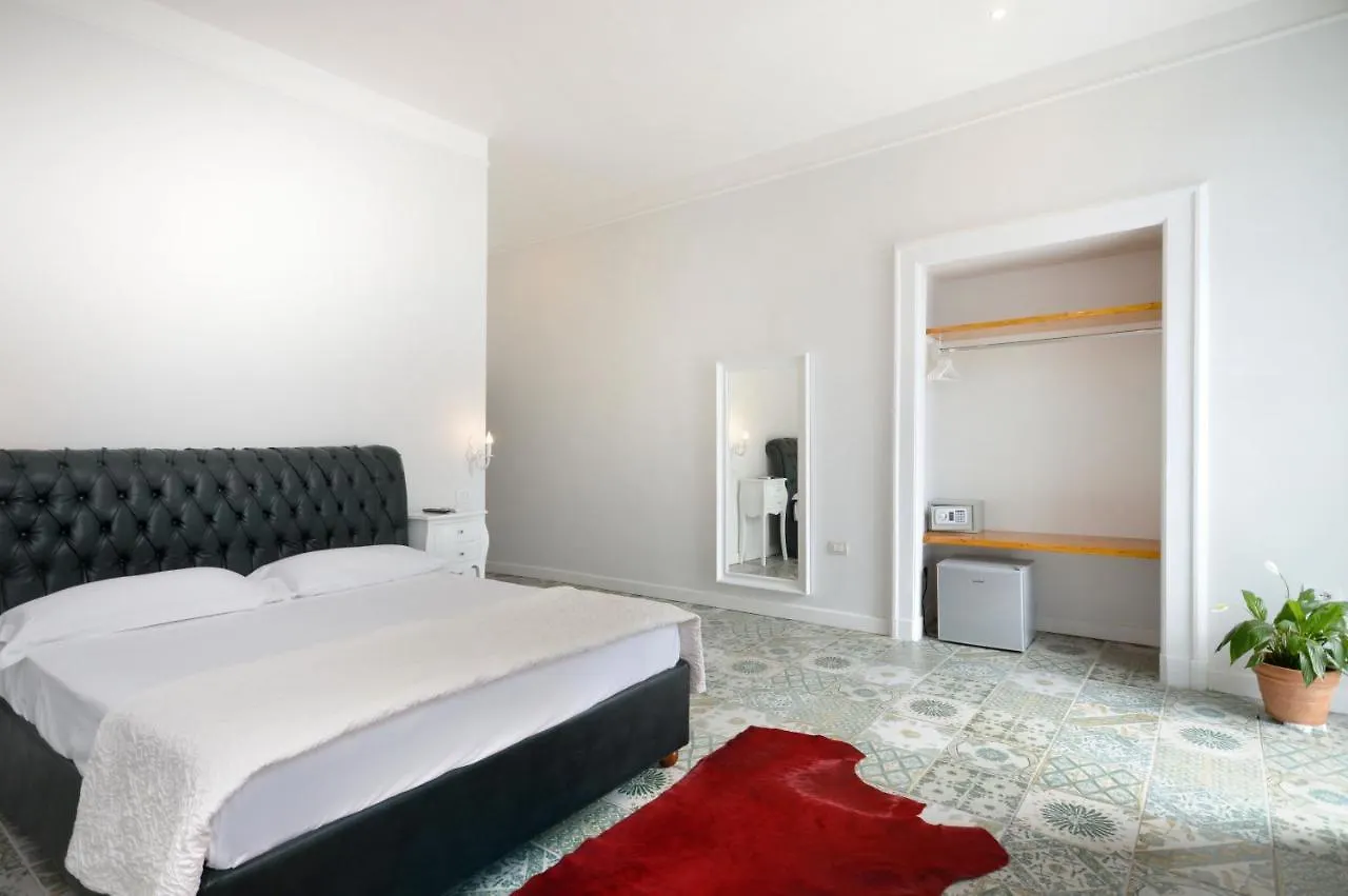 Отель Barbarella Home Неаполь